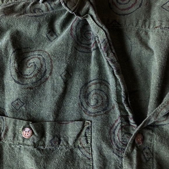 GUESS BRAND button down - Picture 5 of 7